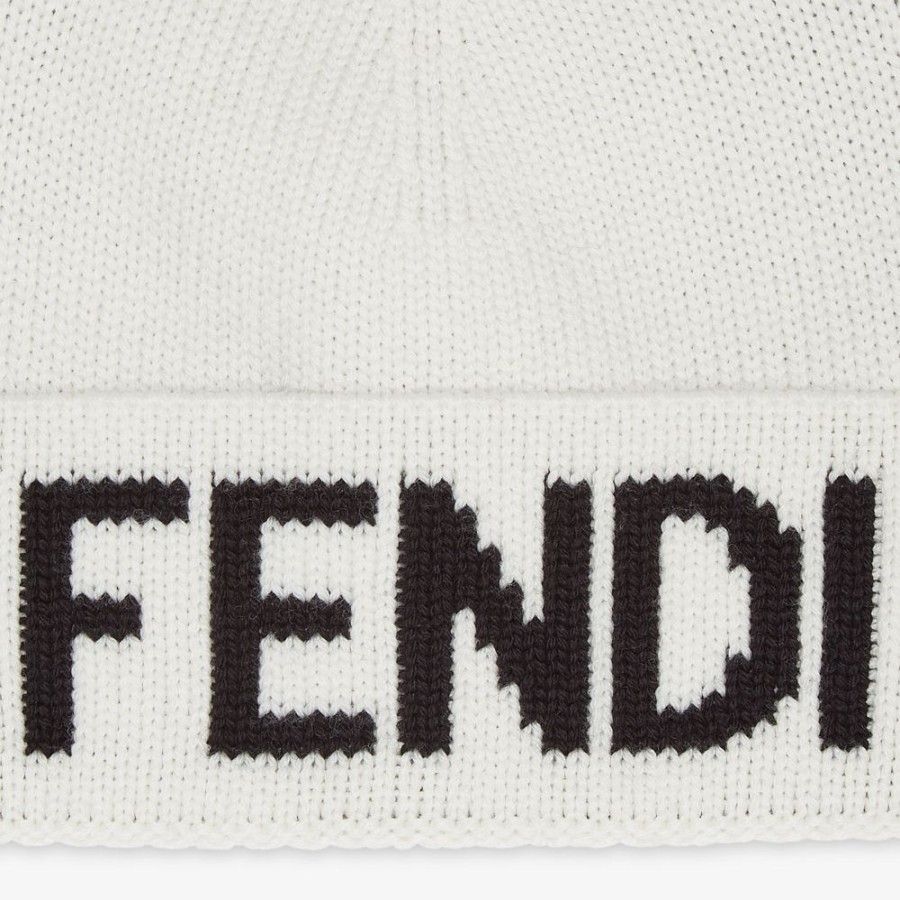 Uomo Fendi Cappelli E Guanti | Cappello In Lana Bianca