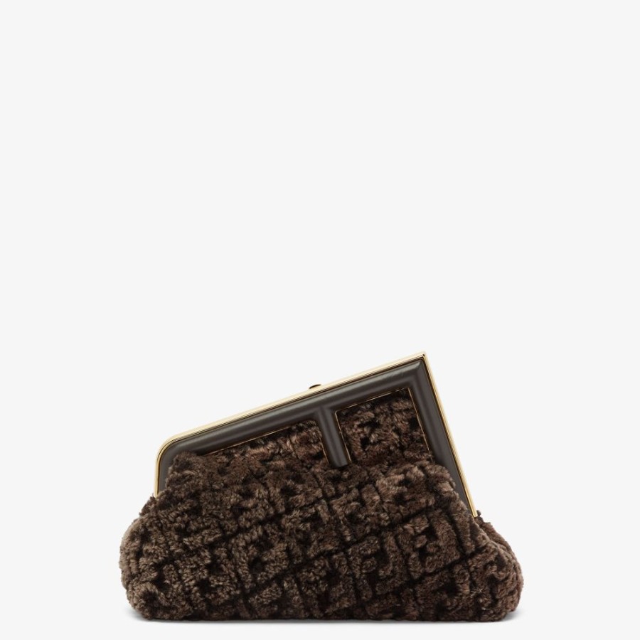 Donna Fendi Clutch E Pochette | Borsa In Montone Marrone Scuro Con Motivo Ff