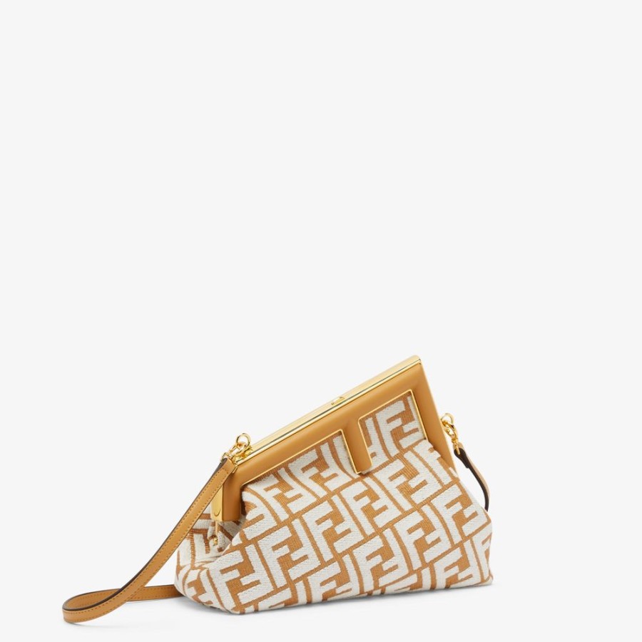 Donna Fendi Clutch E Pochette | Borsa In Rafia Con Motivo Ff In Tessuto Tapestry Bianco