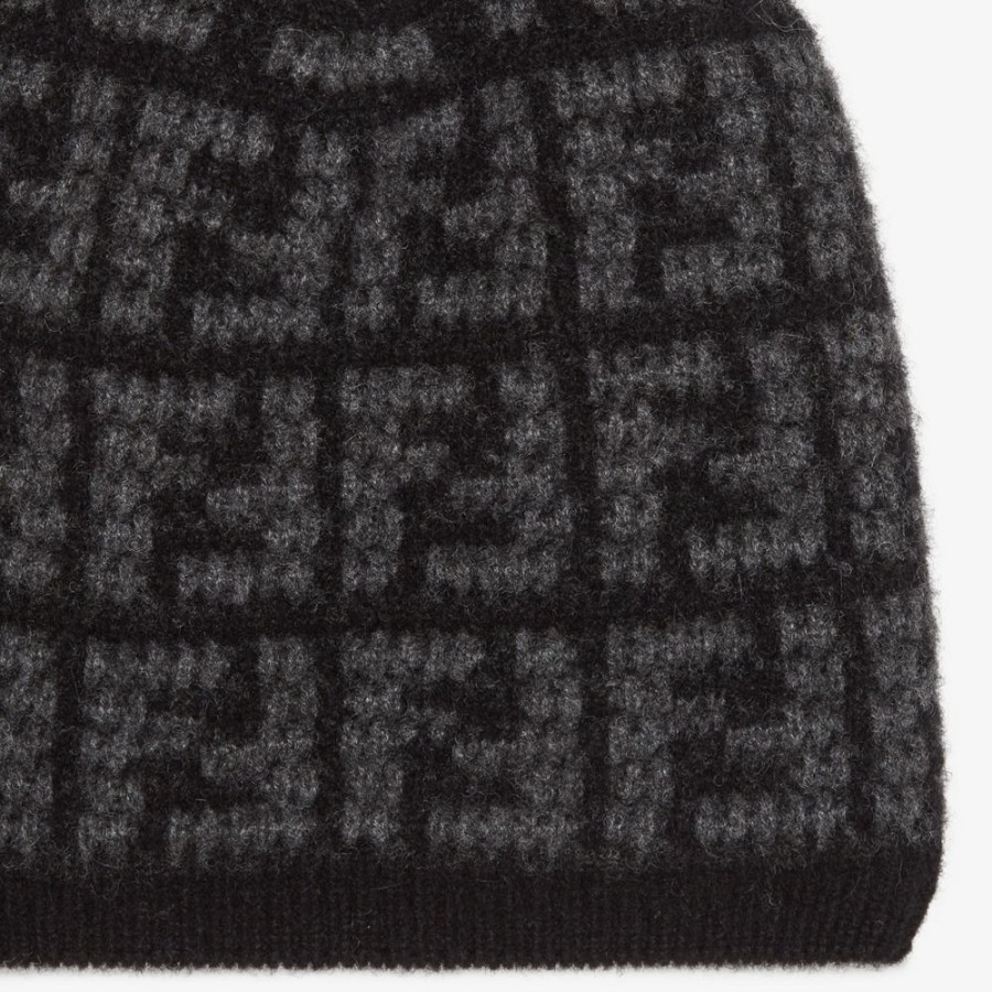 Uomo Fendi Cappelli E Guanti | Papalina In Cashmere Nero